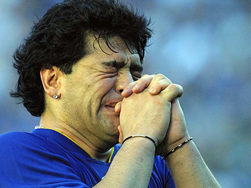 maradona emotional in naples uniform